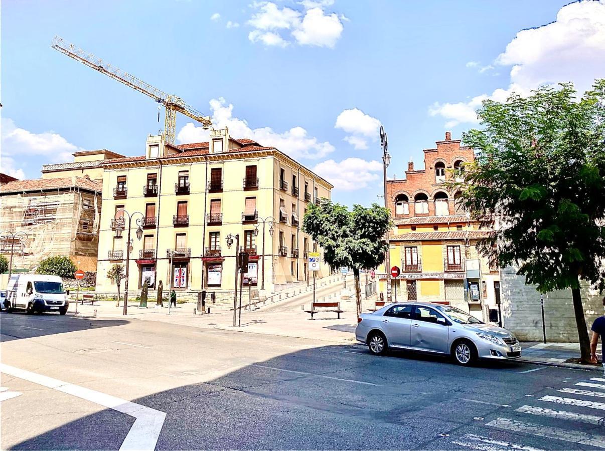 Housing Leon Marigold Apartment Exterior foto