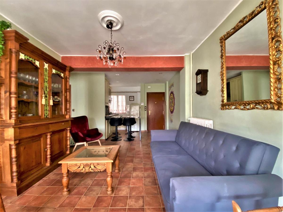 Housing Leon Marigold Apartment Exterior foto